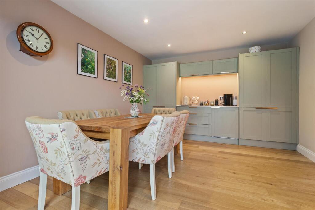 Beeches Avenue, Broadwater - View 3