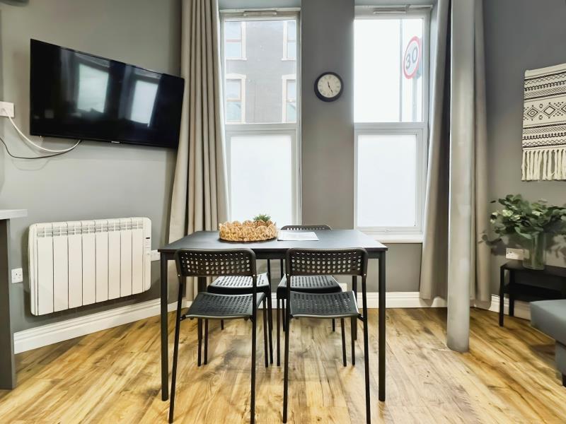 Apartment in Bristol - View 3