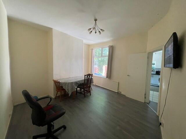 House in Salford, Greater Manchester - View 4