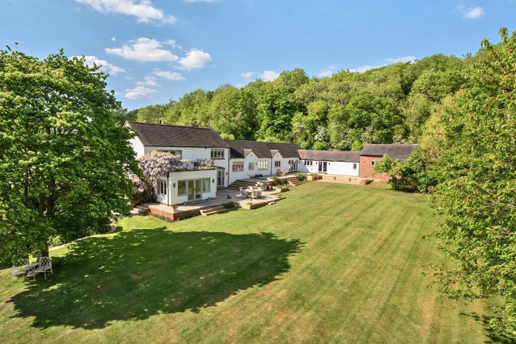 Main image of property: Pathlow, Stratford-upon-Avon, CV37