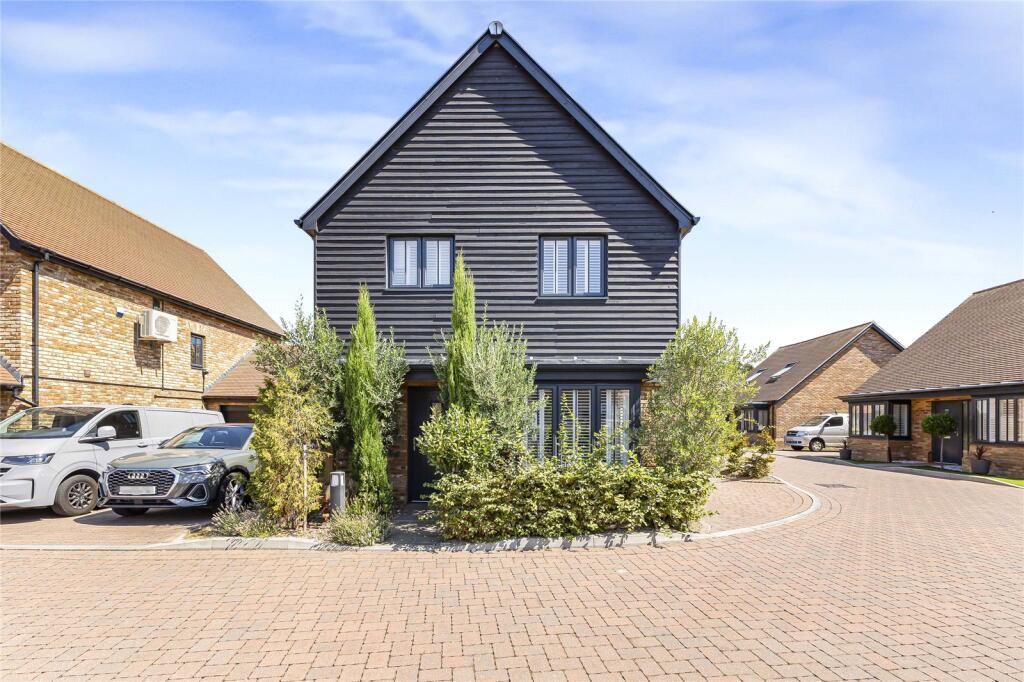 Main image of property: Round Top Close, Cliffe Woods, Rochester, Kent, ME3