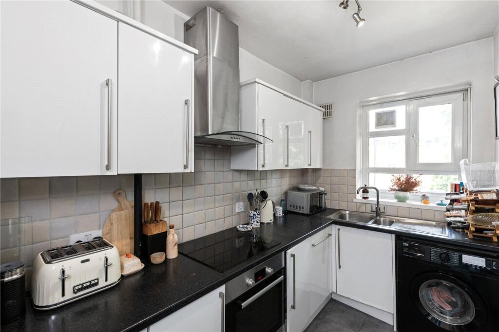 Apartment in London - More