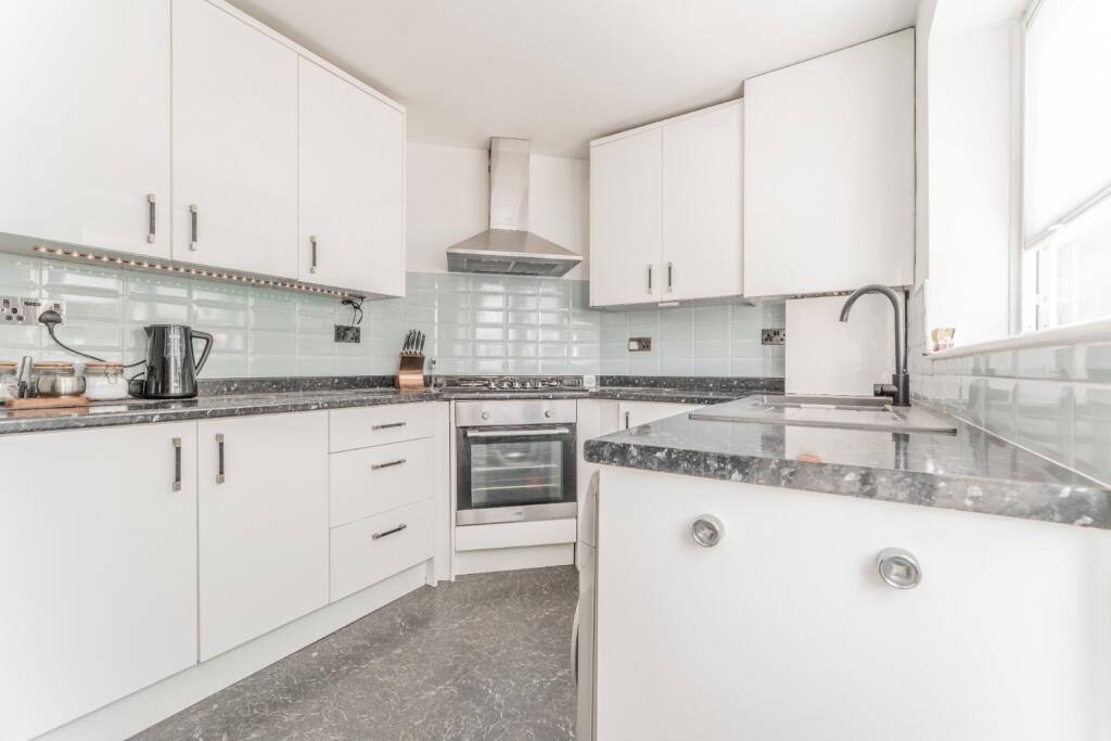 Apartment in London - More