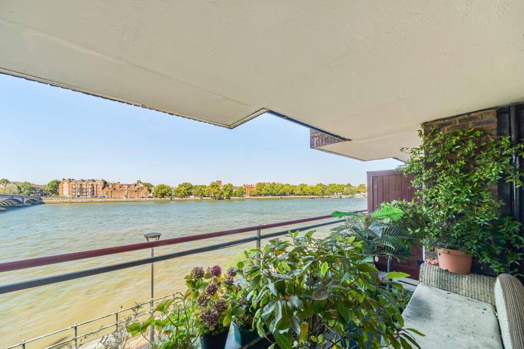Apartment in London - More