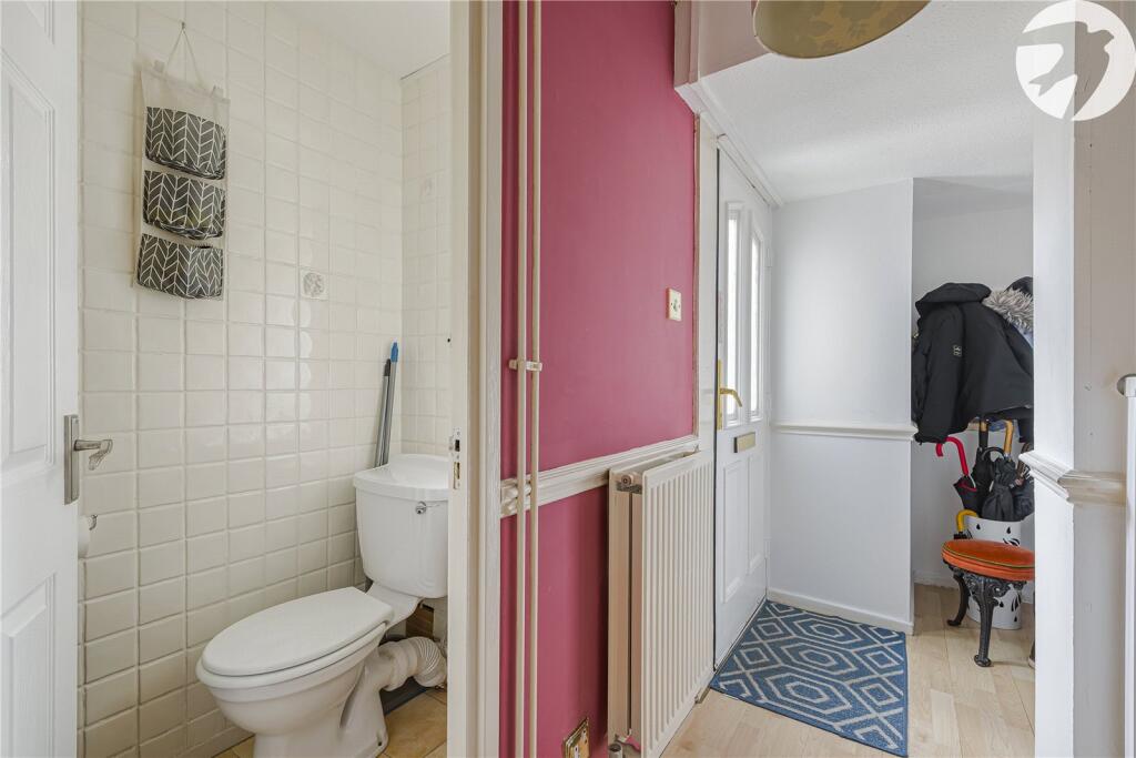 Apartment in London, Foots Cray Estate, North Cray - View 3