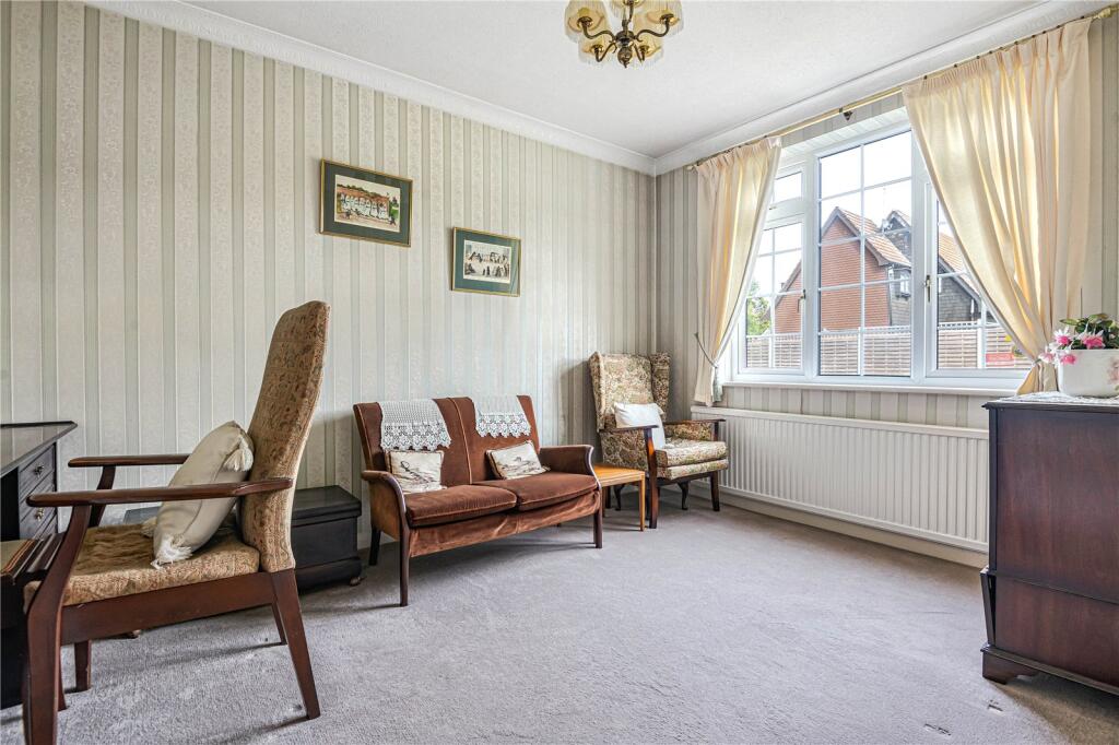 House in Hertsmere, Aldenham - More