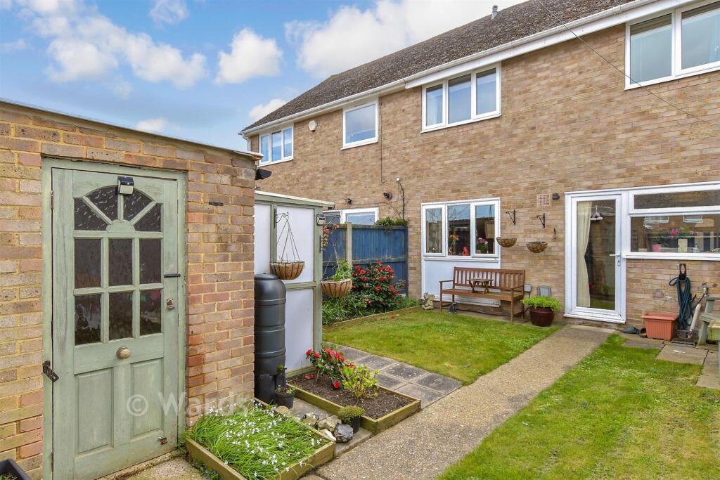 Thatchers Lane, Cliffe, Rochester, Kent photo 3