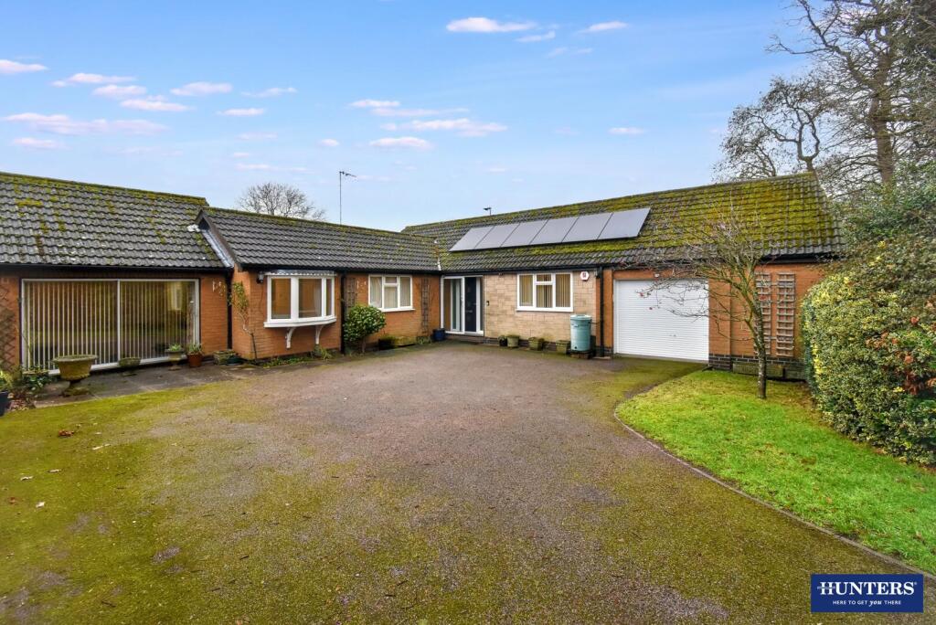 3-bed detached on Beaufort Close, Oadby, Leicester, £390,000