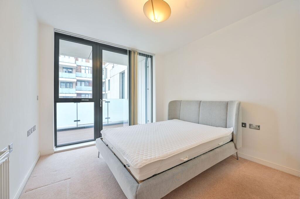 Apartment in London - More