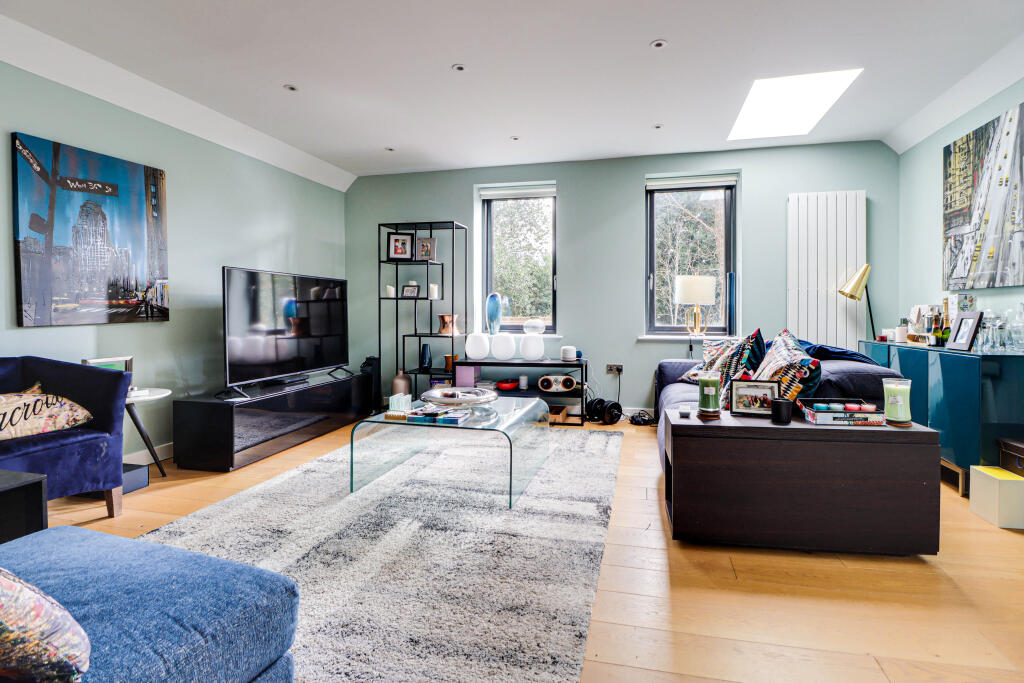 Apartment in St Albans - View 5