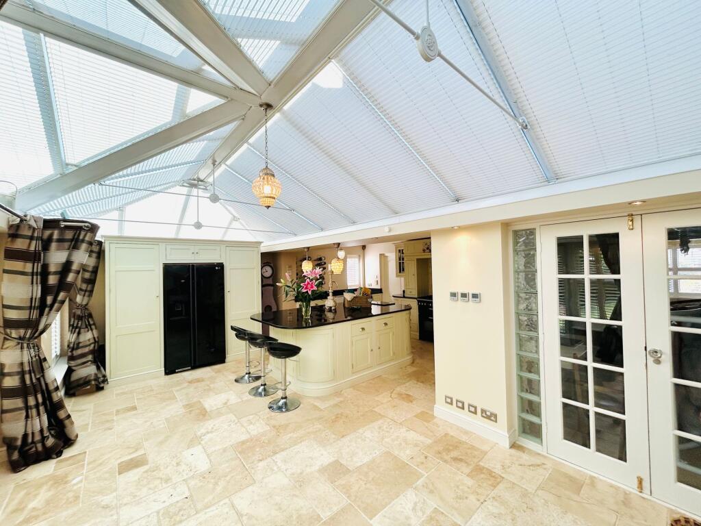 House in Warrington, Rixton-with-Glazebrook - More