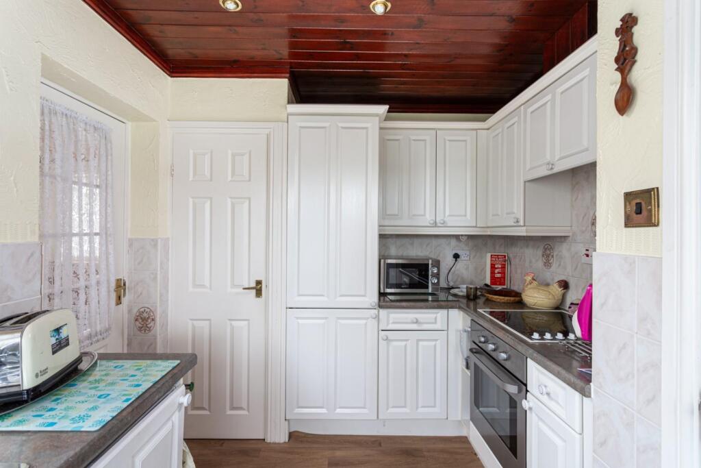 House in Barlby, Osgodby - View 4