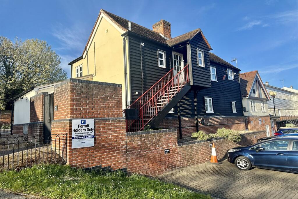 Main image of property: Silks Way, Braintree, CM7