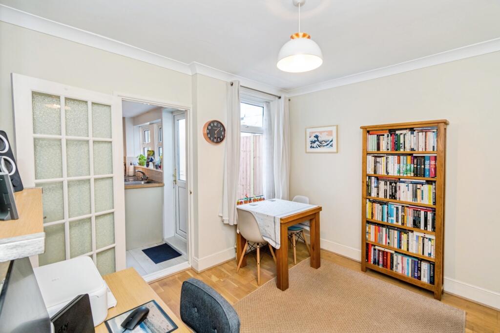 Waverley Road, Southampton, Hampshire, SO15 photo 4
