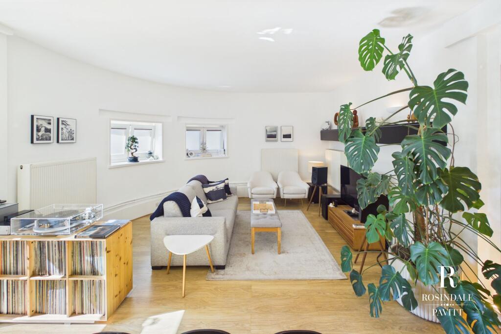 Apartment in London, Hackbridge - More