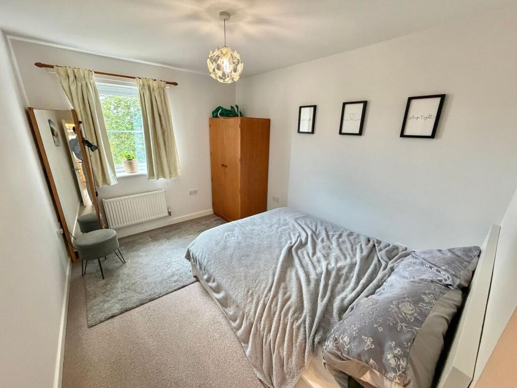 Apartment in Taunton - View 2