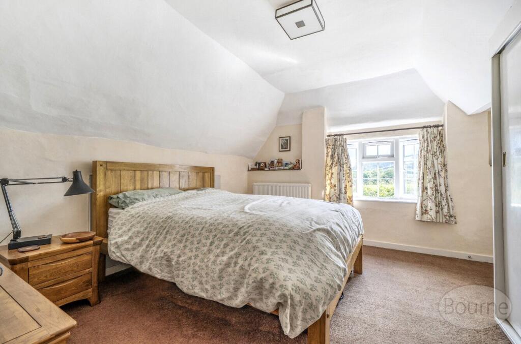 House in East Hampshire, Buriton - More