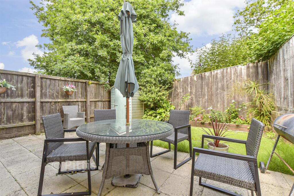 House in Freshwater, Isle of Wight - View 4