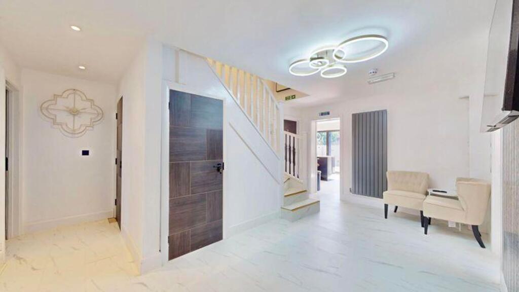 House in Southall - View 2