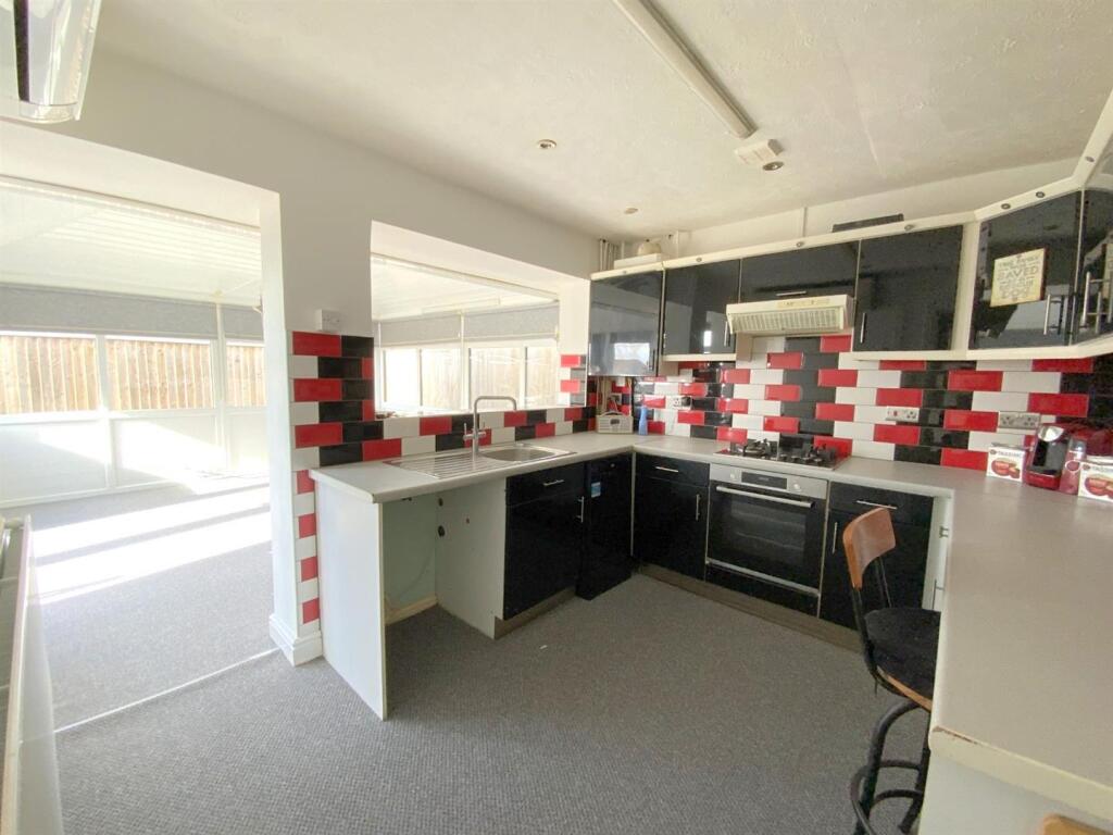 House in Grimsby, Wybers Wood - View 2