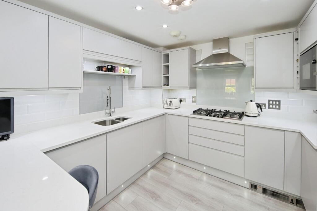 Apartment in Solihull, Knowle - View 4