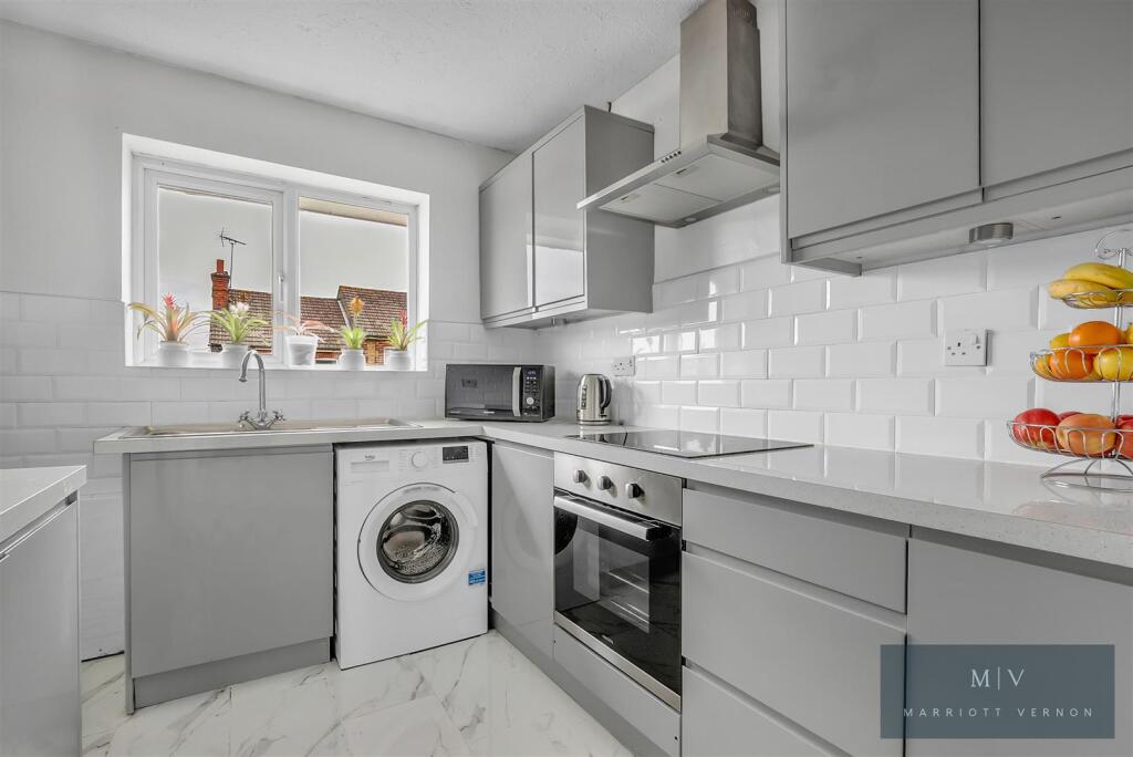 Bournefield Road, Whyteleafe photo 3