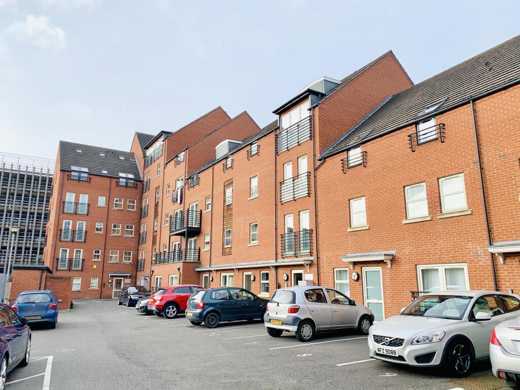 Apartment in Lincoln, Lincolnshire - View 2