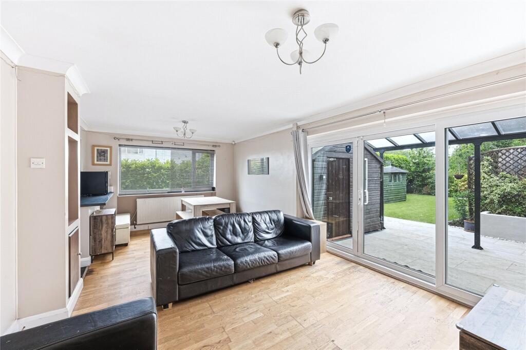 Riverside Close, Bedford, Bedfordshire, MK42 photo 2