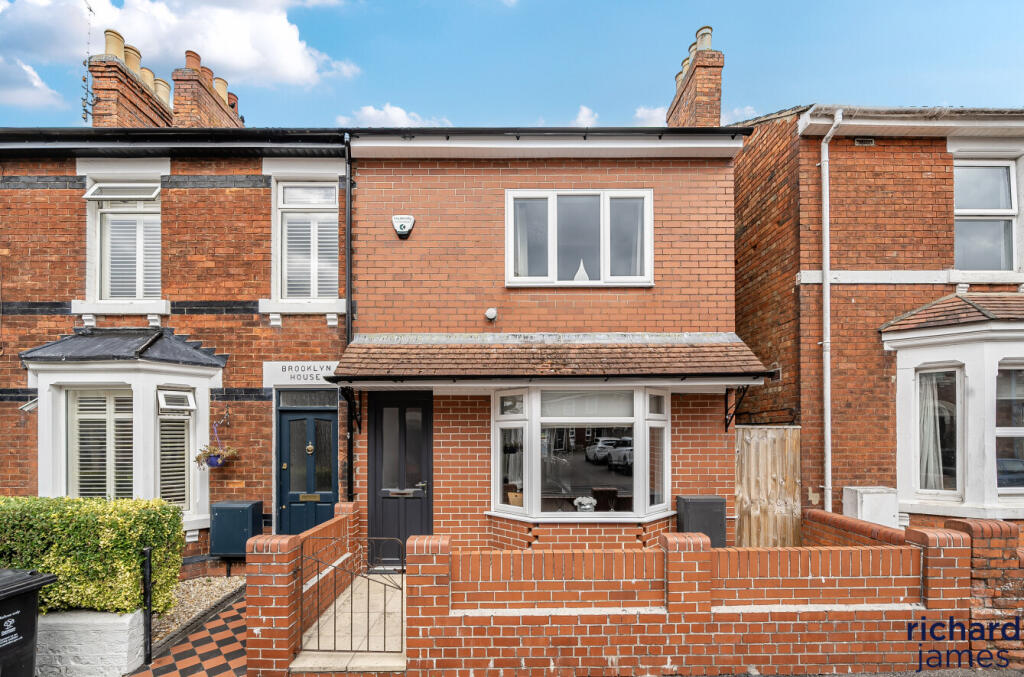 4-bed semi-detached on Hythe Road, Old Town, Swindon, SN1, £315,000