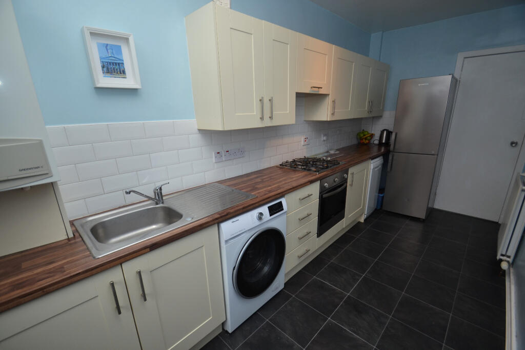 Apartment in Glasgow, Waverley Park, Pollokshaws - More