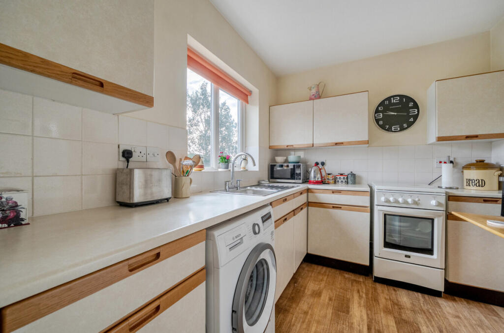 Shergold Way, Cookham, SL6 photo 4