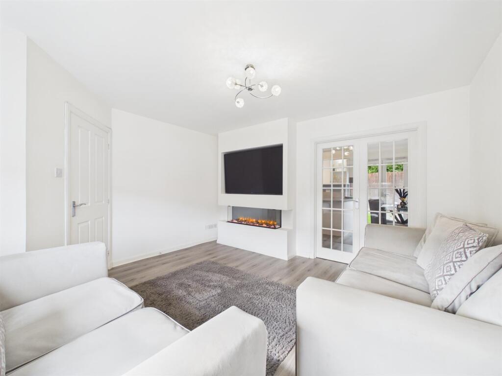 House in Paisley, Shortroods - View 2