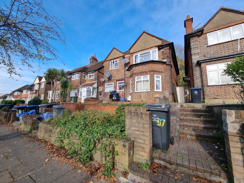 Oakington Manor Drive, Wembley, Middlesex, HA9 6LU photo 4