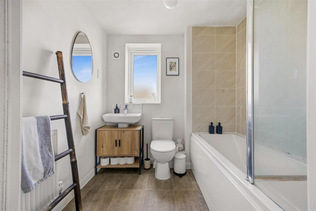 Apartment in Bristol - More