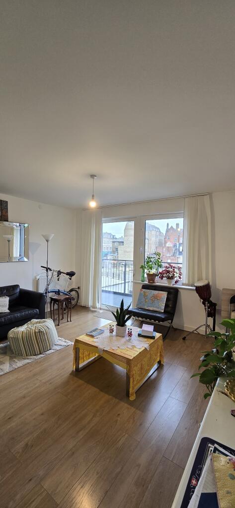 Apartment in Slough - View 5