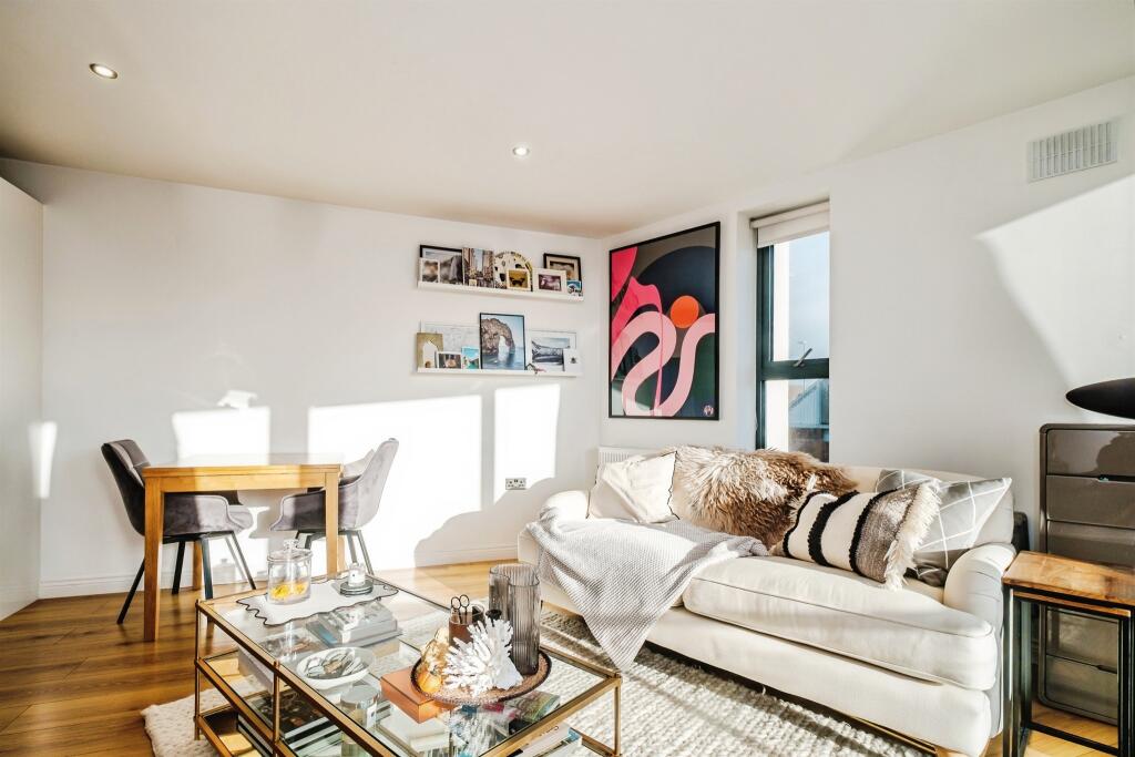 Main image of property: Brighton Road, Shoreham-By-Sea