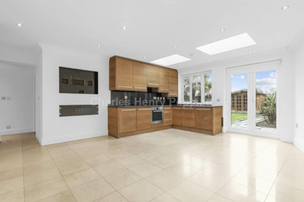 Main image of property: Southgate, N11