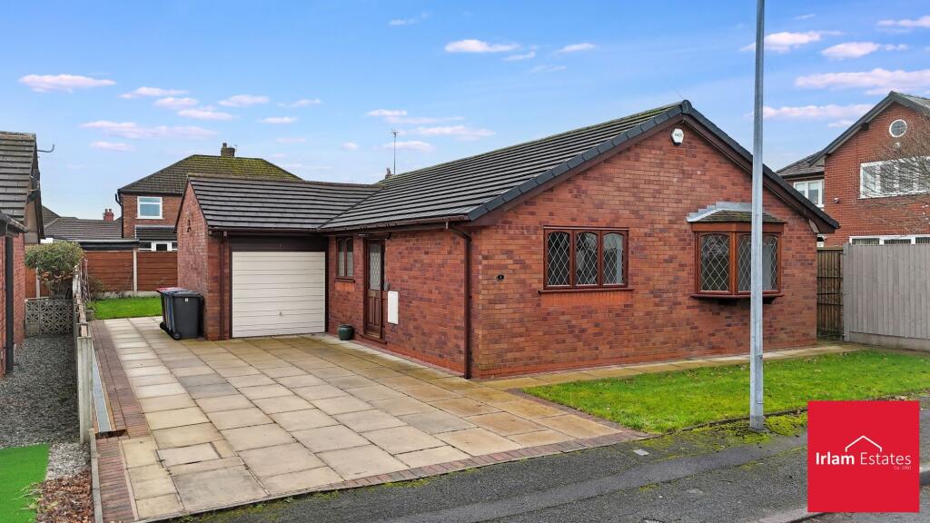 3-bed detached on Rushmoor Close, Irlam, M44, £425,000