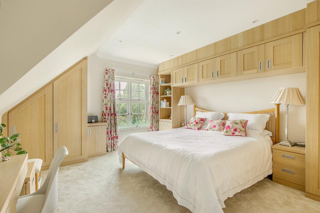 Apartment in Cambridge - View 5