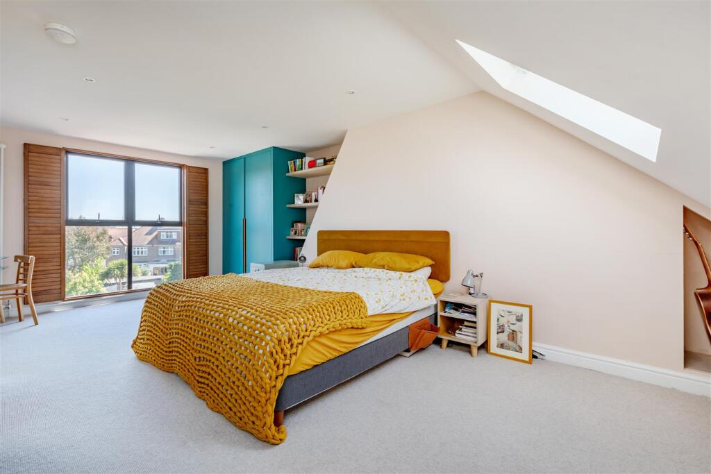 House in Brighton - View 4