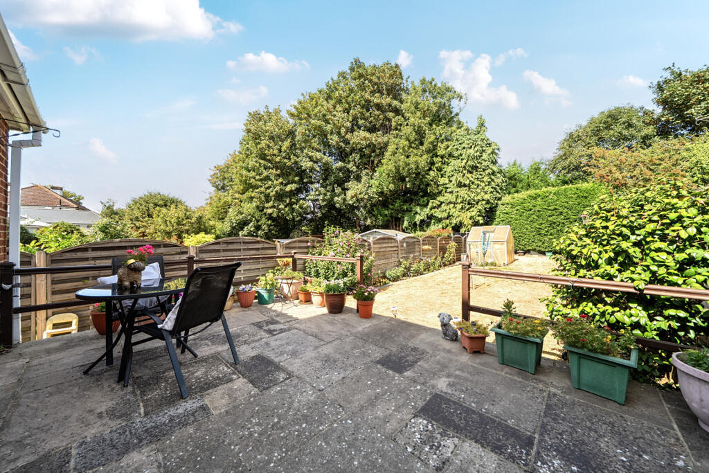 House in Orpington, Poverest, St Mary Cray - View 4