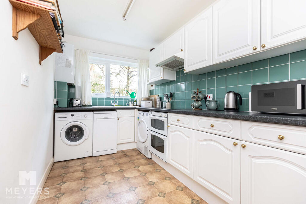 Apartment in Bournemouth, Westbourne - View 4