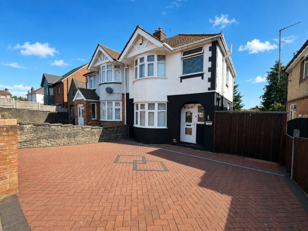 Main image of property: Somerset Avenue, Luton, Bedfordshire, LU2 0PJ