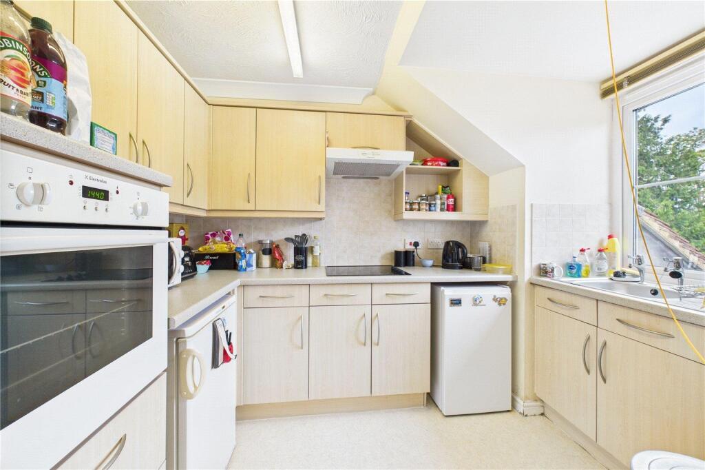 Apartment in Redhill - View 5