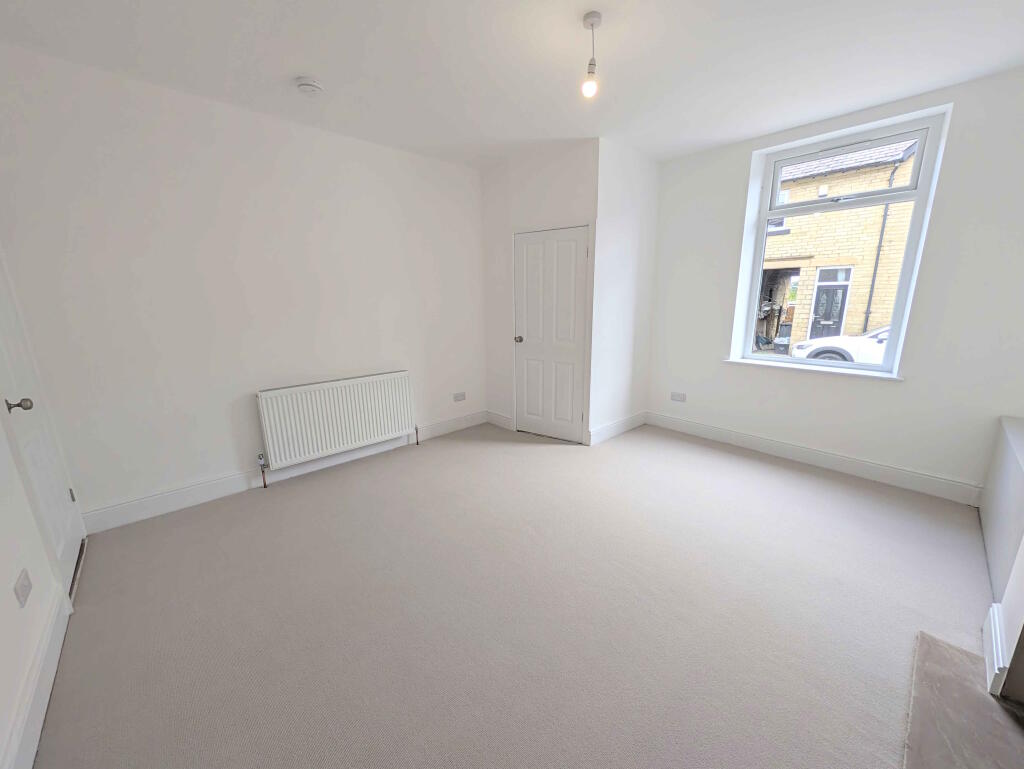 House in Calderdale, Priestley Green - View 5