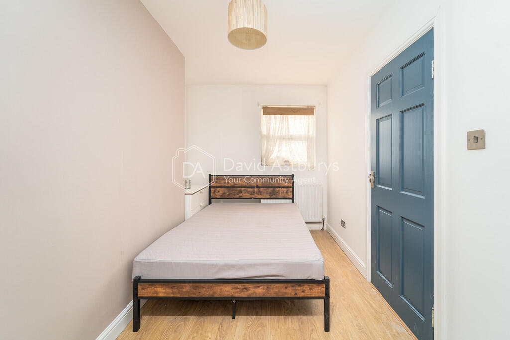 Apartment in London - View 5