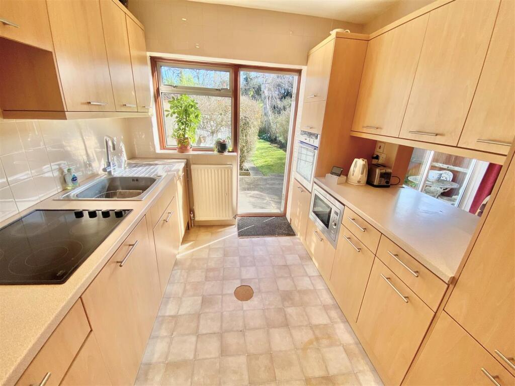 House in Potters Bar, Oakmere - View 2