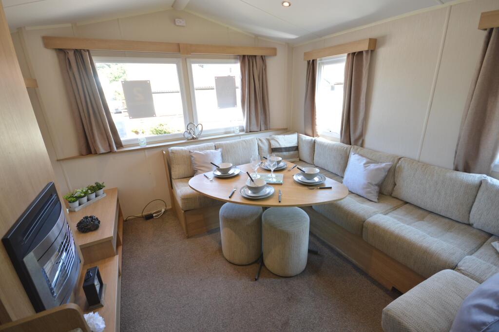 2014 Willerby Vacation, Dawlish Sands Holiday Park, Dawlish Warren, Devon, EX7 0PG
