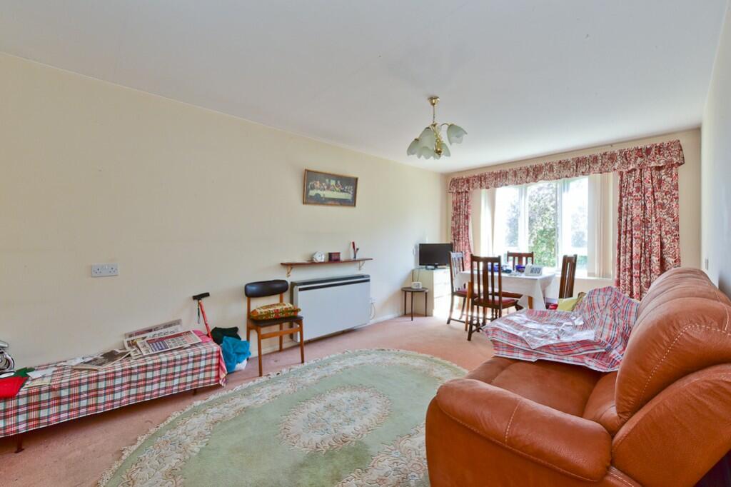 Ainsley Close, London, N9 photo 4