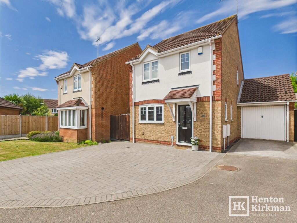3-bed detached on Sweet Briar Drive, Steeple View, Laindon, Essex, SS15 4HA, £450,000